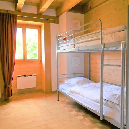 Chalet Le Chamois Vert By Interhome * オヴロナ